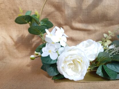 Decoro in metallo piccolo con bouquet